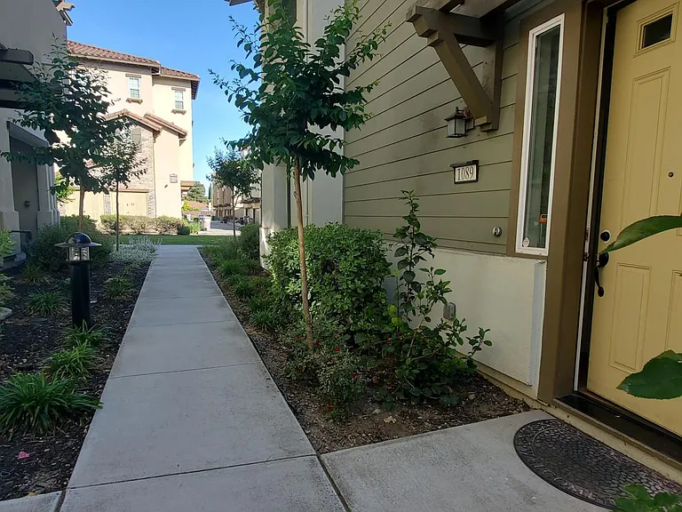 1089 Mallow Trl — Photo 1