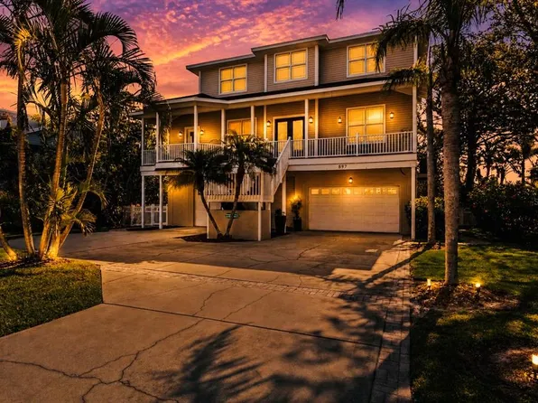 897 Point Seaside Dr, Crystal Beach, FL 34681