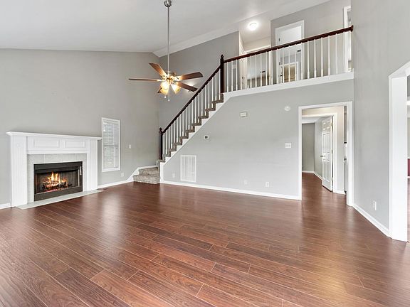 5th image of 2642 Green Briar Dr