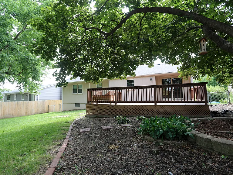 6734 S 73rd Ave — Photo 59
