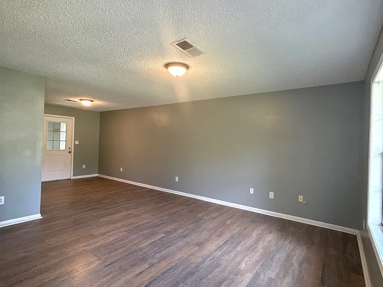 259 Adkins Cir #1 — Photo 4