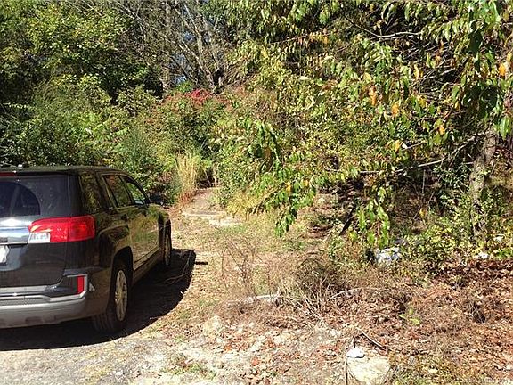 5th image of 451 Onteora Blvd