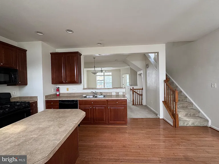 16410 Steerage Cir — Photo 10