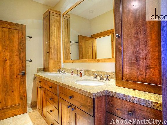 5th image of 1651 Lakeside Cir