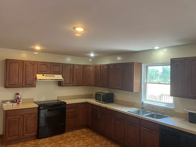321 Quarry Rd — Photo 2
