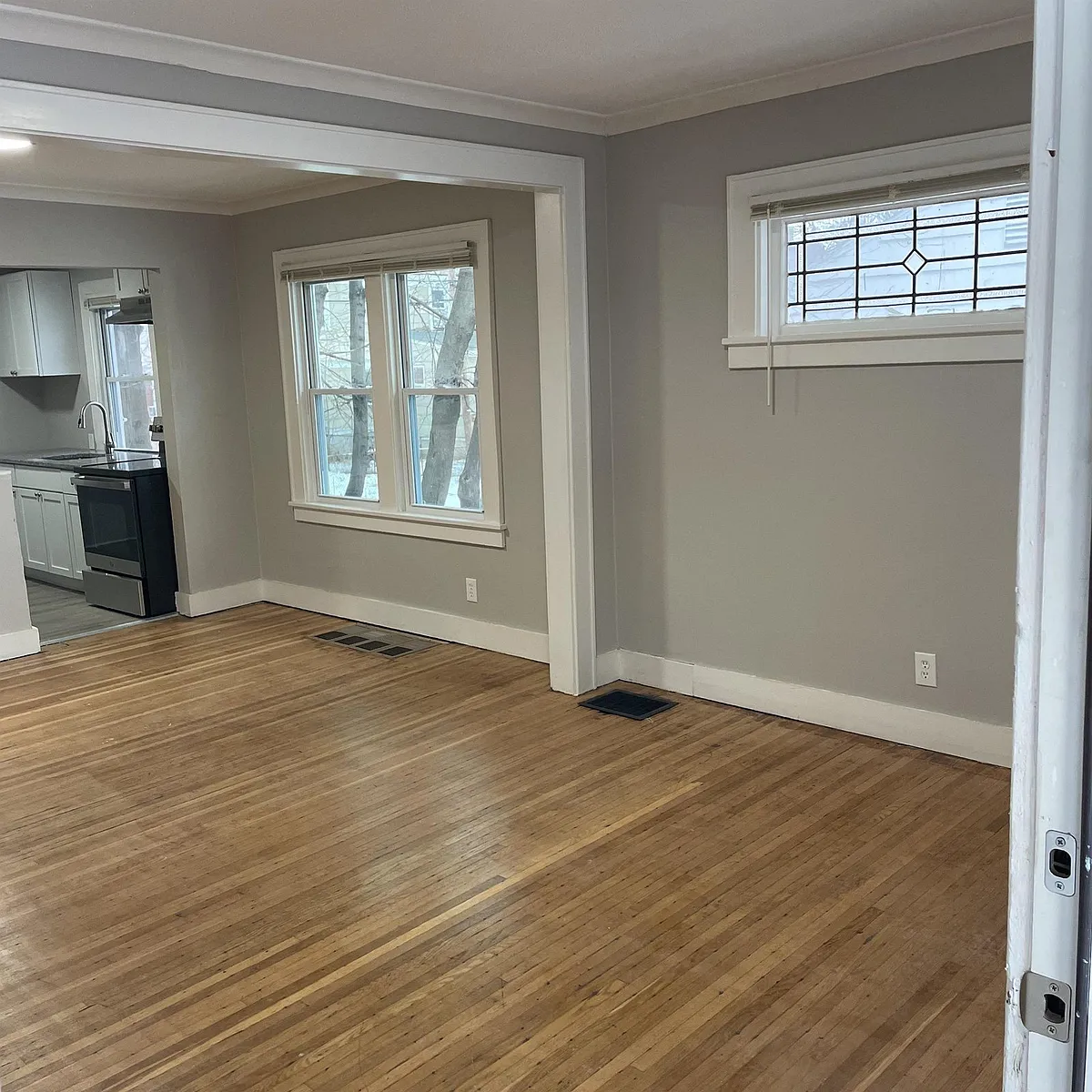jpg - 378 Roycroft Dr
