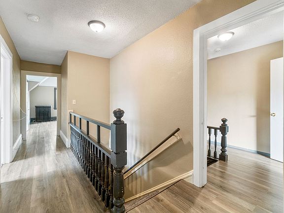 4th image of 1600 Emerson Ave N #5