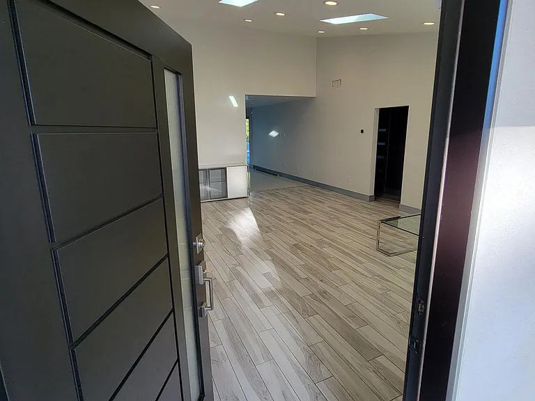 10730 Helendale Ave — Photo 6
