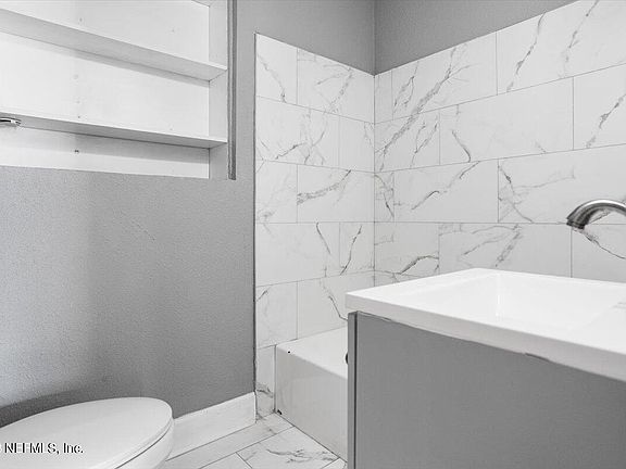 4th image of 4022 BLANDING Boulevard
