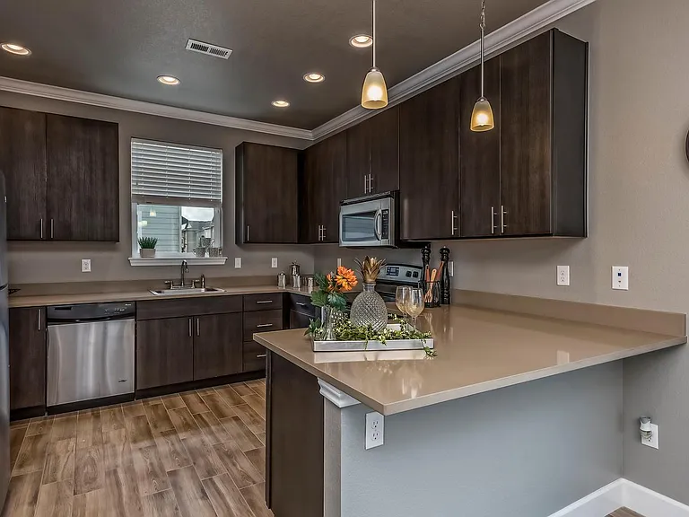 Willow Point Townhomes — Photo 2