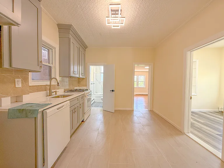 244 Lincoln Ave #1 — Photo 6