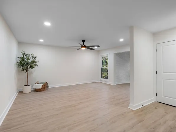 116 Harding Pl #C4, Nashville, TN 37204