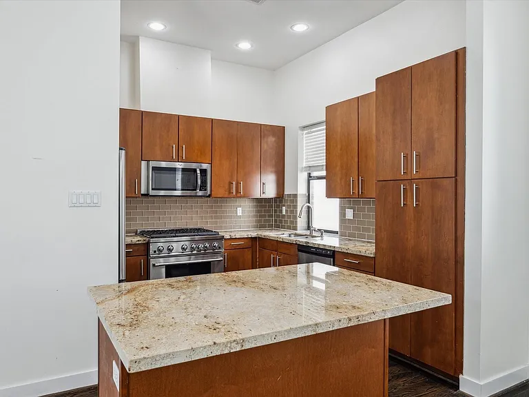 1316 Welch St — Photo 7