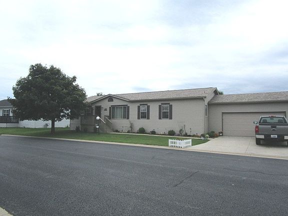 2nd image of 343 Mallard Ln