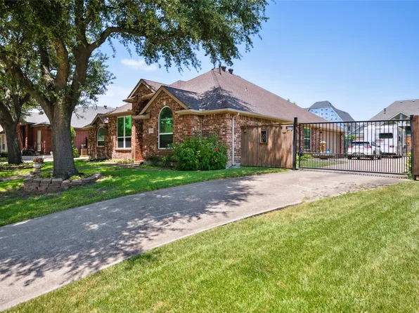 8301 Martha Ln, Rowlett, TX 75088