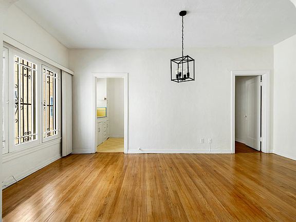 4th image of 450 1/2 N Ogden Dr