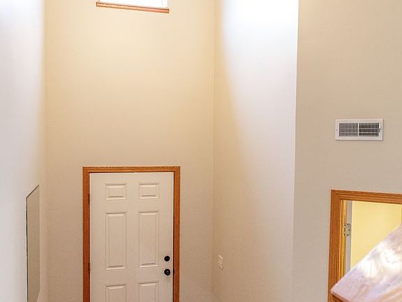 5th image of 6843 S 89th St