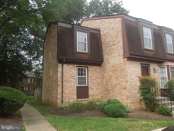 2nd image of 1586 Bandury Ct #88