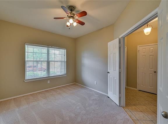 3rd image of 9104 Post Oak Dr