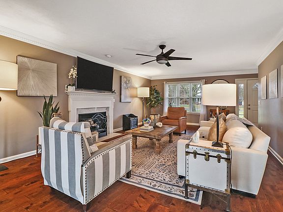 4th image of 103 Peachtree St