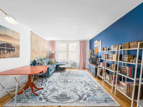 399 Ocean Pkwy APT 2D, Brooklyn, NY 11218