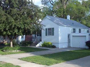 6027 Poppleton Ave, Omaha, NE 68106