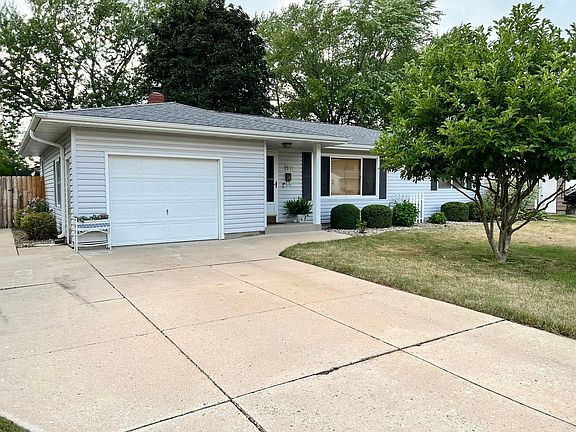 2nd image of 1911 N Concord Dr