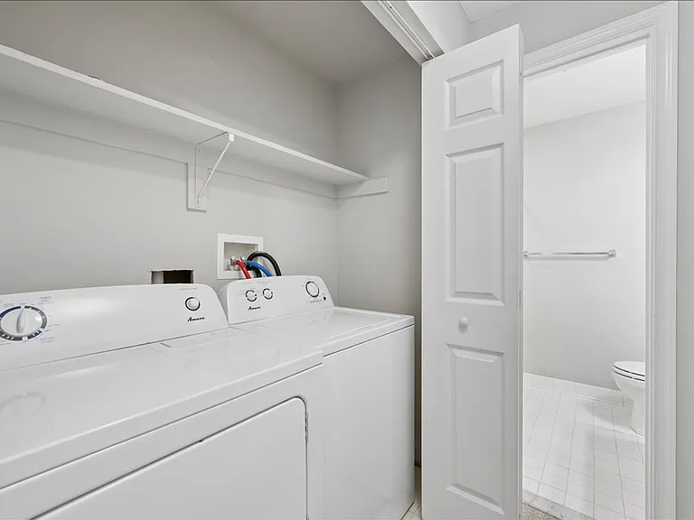 1004 Collindale Ave — Photo 33