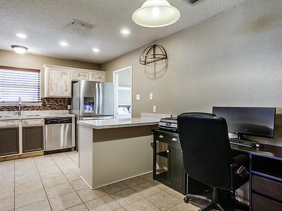 4th image of 517 Buckstone Dr
