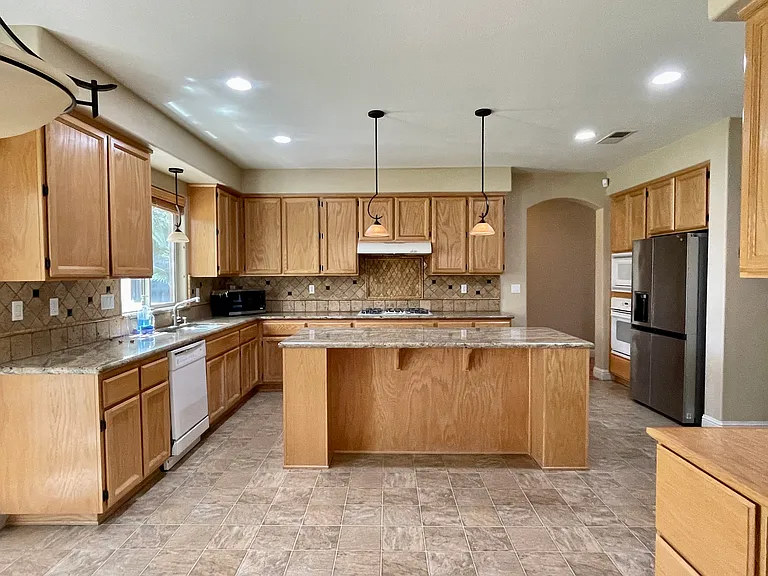9772 Ellsmere Way — Photo 3