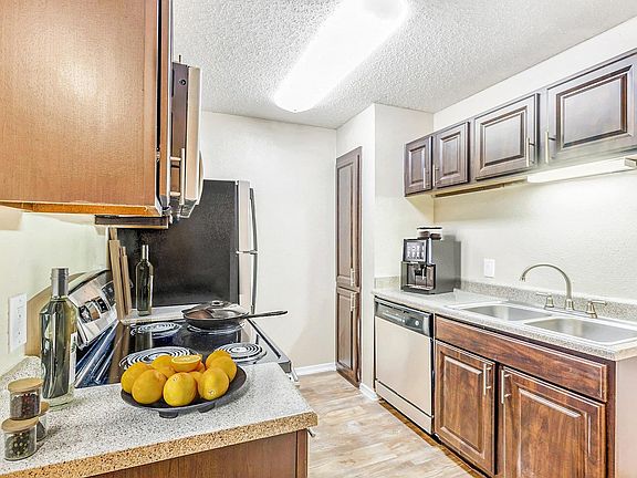 2nd image of 1002 Fuller Wiser Rd #5327