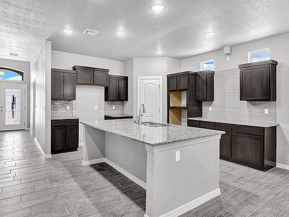 3rd image of 696 Plains Blackfoot Dr