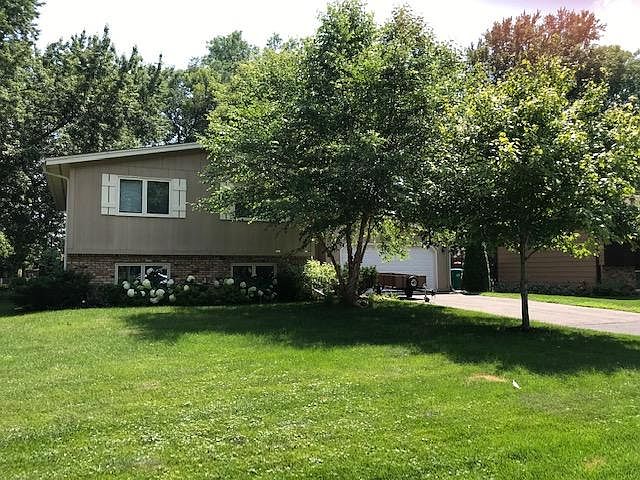 1st image of 801 73rd Ave N