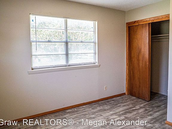 5th image of 706 N Oak