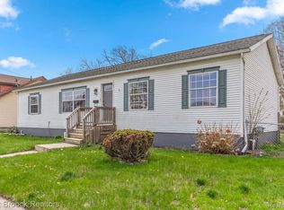 736 E Granet Ave, Hazel Park, MI 48030