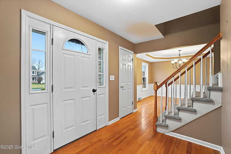 3rd image of 30 Blue Jay Way
