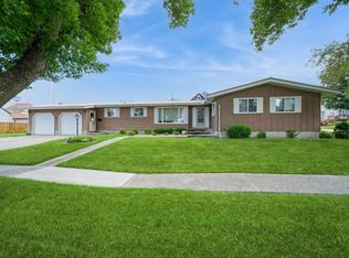 302 1st St, Keystone, IA 52249