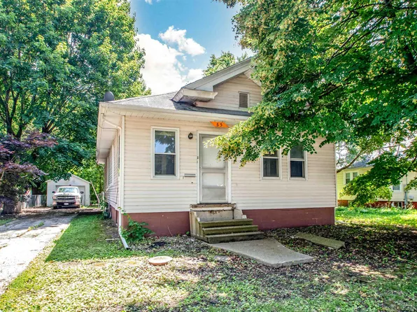 65 Lake St, Galesburg, IL 61401