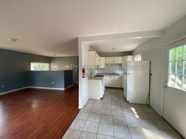 1113 Kimbark Ave, Kalamazoo, MI 49006
