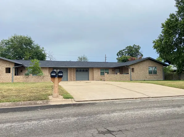 205 A&b N Manor Dr, Kerrville, TX 78028