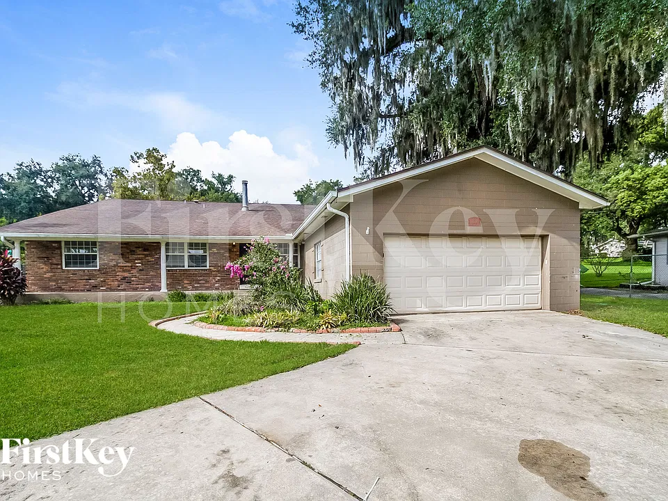 3636 Mirror Lake Dr