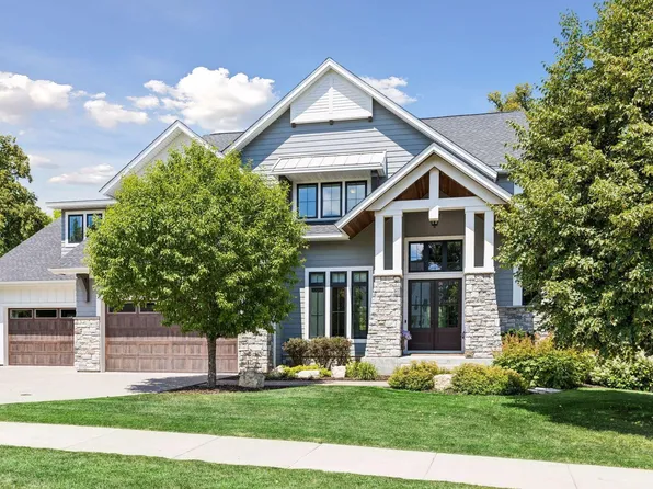 736 Woodland Hill Ct, Hamel, MN 55340
