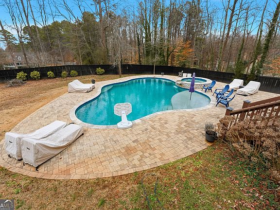 4th image of 15860 Thompson Rd