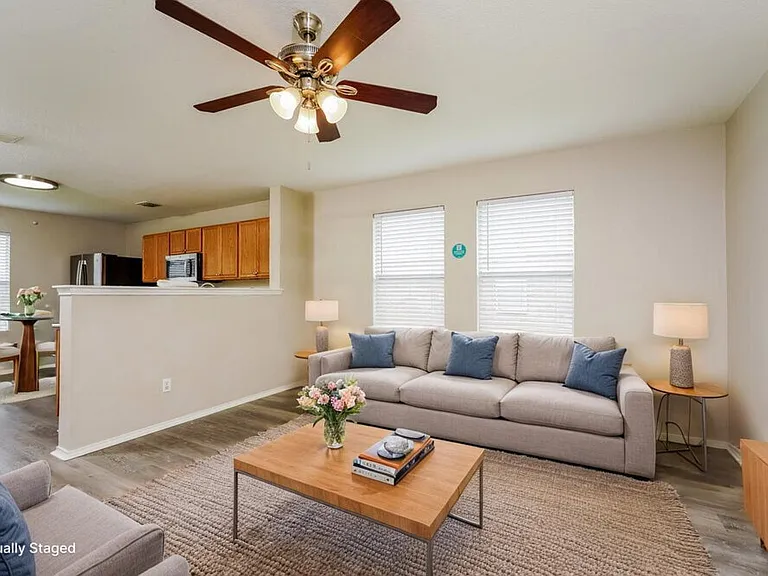 306 Olivia Ln — Photo 4