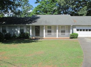 1407 Manchester Ct SW, Lilburn, GA 30047