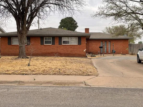 402 Poplar St, Levelland, TX 79336