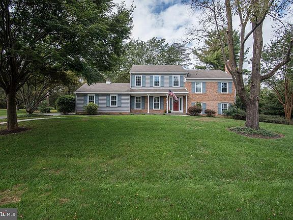 2nd image of 15700 Bondy Ln