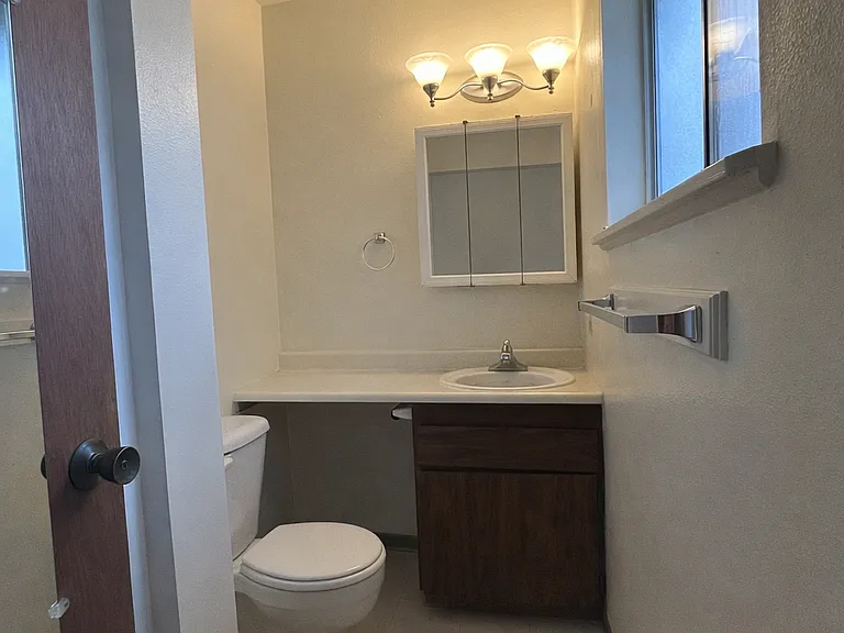 2708 N Depot St — Photo 3