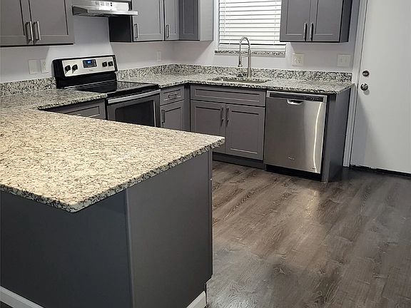 3rd image of 1724 Jenkins Ln #1724