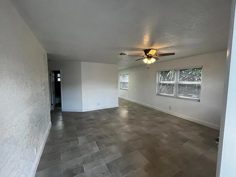 3914 Hernden Dr — Photo 5